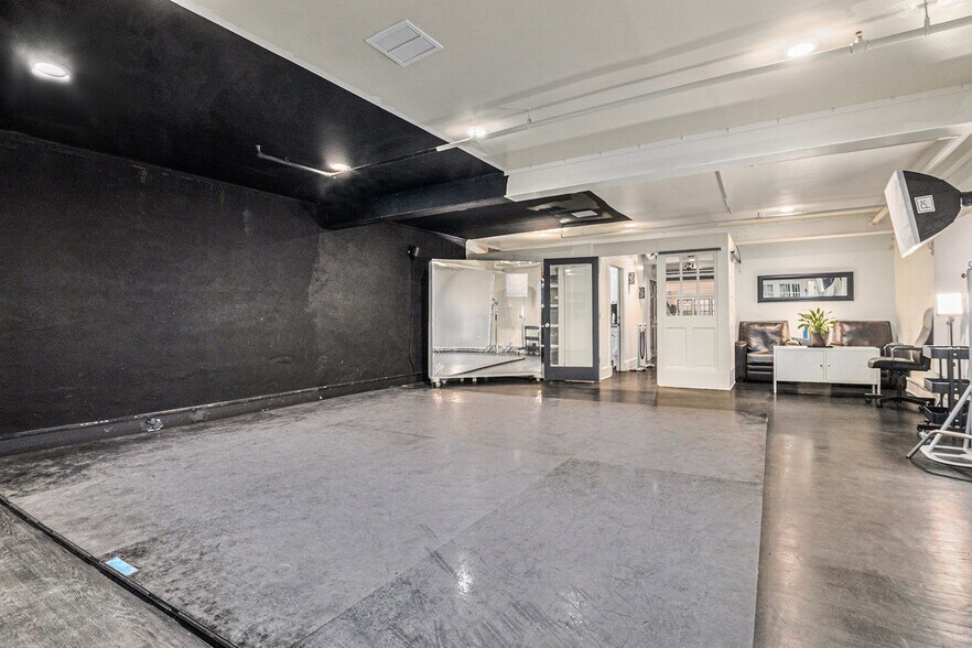 More Photos Of 1917 Market St, Denver Storefront For Sale