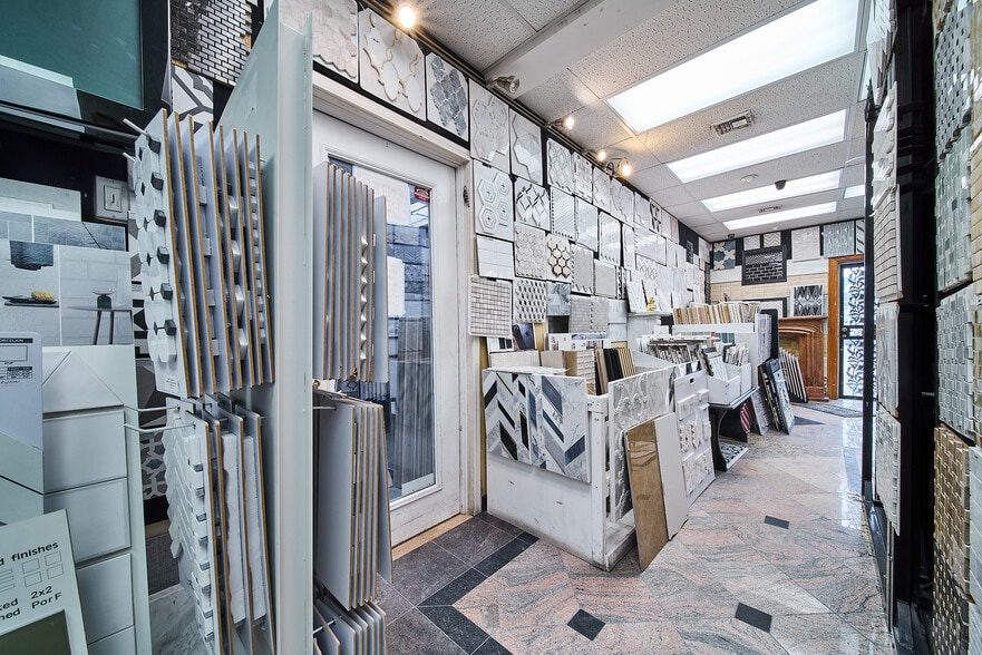 More Photos Of 2100 Jericho Tpke, Garden City Park Warehouse For Lease