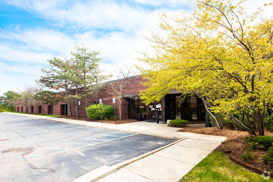 Primary Photo Of 38905 6 Mile Rd, Livonia Office Residential For Lease