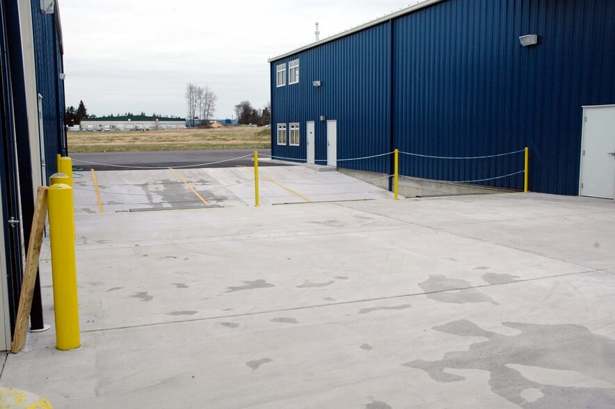 More Photos Of 1385 Admiral Pl, Ferndale Warehouse For Lease