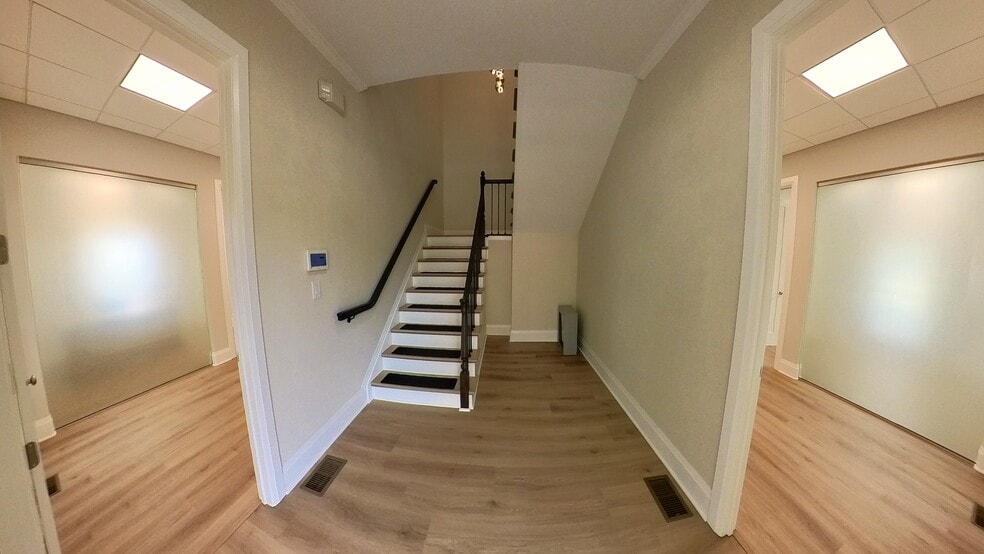 More Photos Of 610 Colonial Park Dr, Roswell Medical For Lease