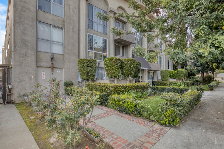 More Photos Of 1833 Westholme Ave, Los Angeles Apartments For Sale