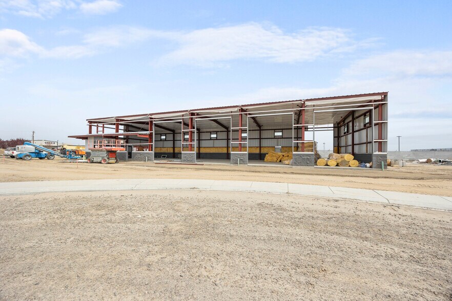 More Photos Of 1342 E Saint Helens St, Pasco Light Distribution For Lease