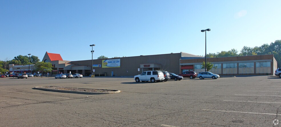 More Photos Of 11-45 5th St SE, Barberton Unknown For Lease