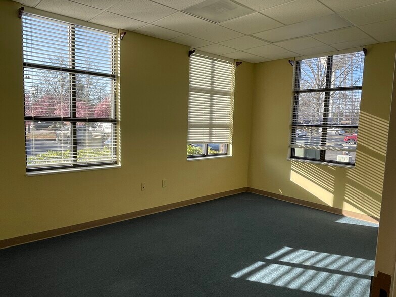 More Photos Of 115 Cargill Way, Hartsville Office For Lease
