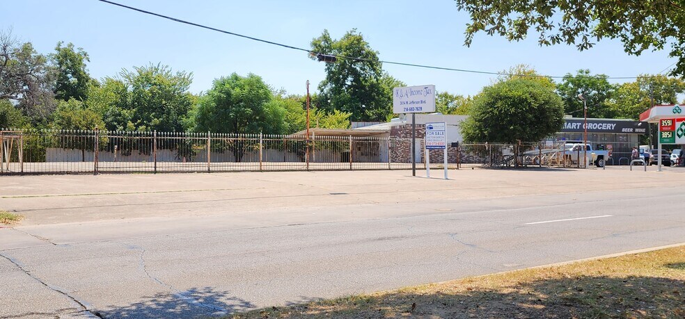 More Photos Of 3614 W Jefferson Blvd, Dallas Office For Sale