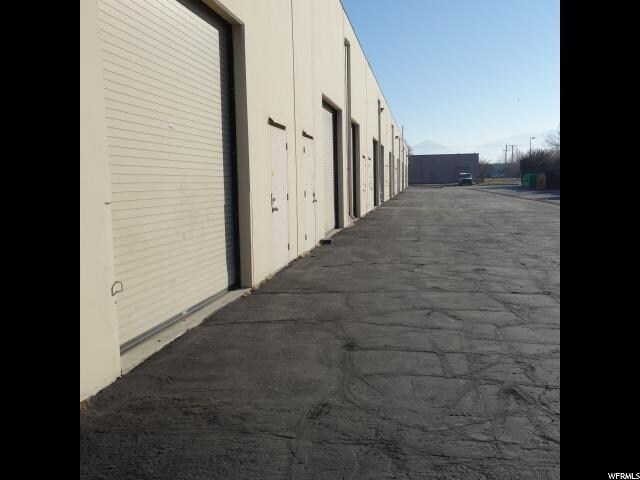 More Photos Of 2712 S 3600 W, Salt Lake City Showroom For Lease