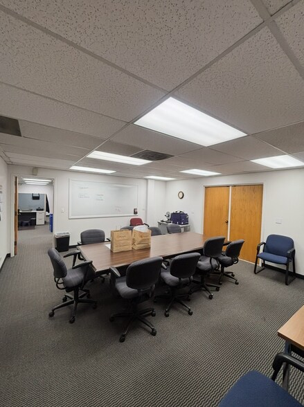 More Photos Of 6900 E 47th Avenue Dr, Denver Flex For Lease