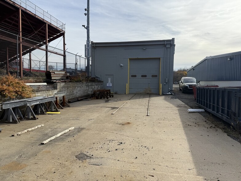 More Photos Of 154 N Cedar St, Hazleton Manufacturing For Sale