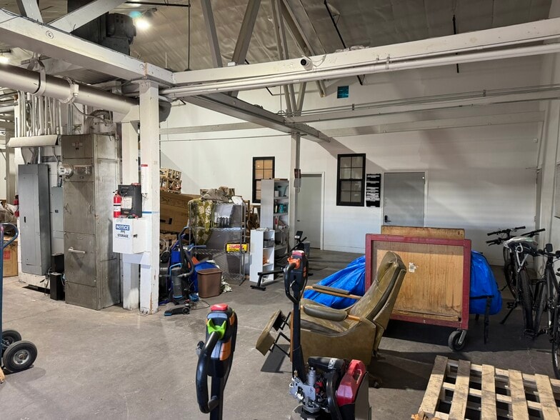 More Photos Of 1744 W 166th St, Gardena Manufacturing For Sale