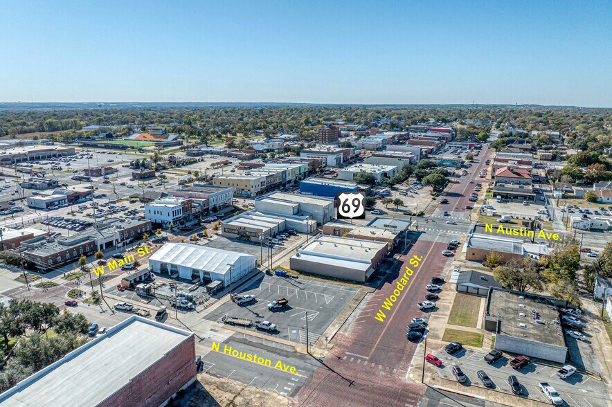 More Photos Of 116 W Woodard St, Denison Flex For Sale