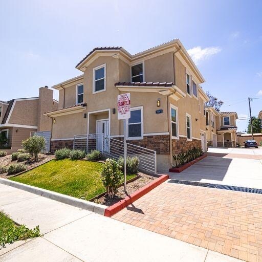 More Photos Of 7792 Liberty Dr, Huntington Beach Apartments For Sale