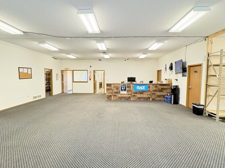 More Photos Of 493 Bev Rd, Youngstown Warehouse For Sale