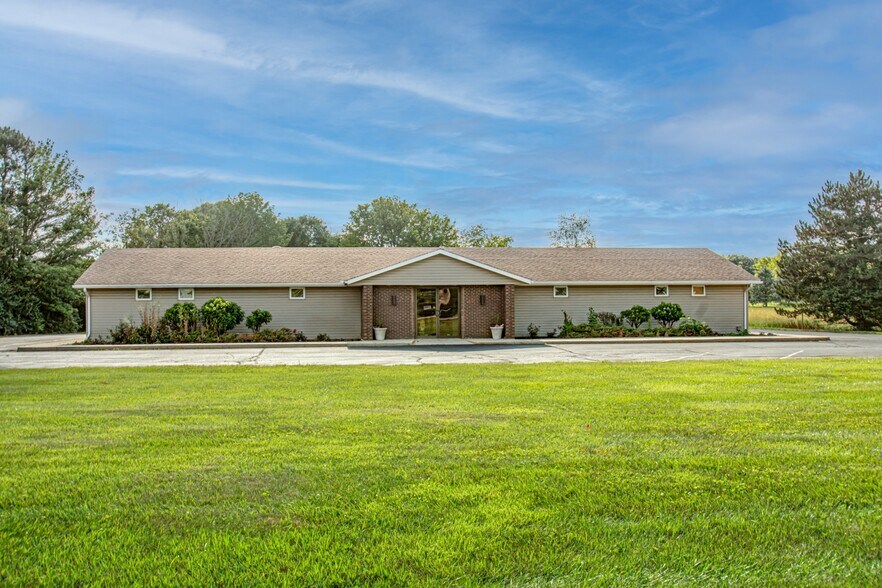 More Photos Of 1845 US Highway 127 N, Eaton Medical For Lease