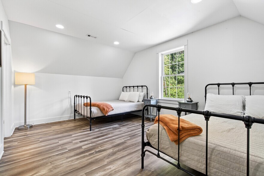More Photos Of 8026 Buck Creek Rd, Marion Apartments For Sale