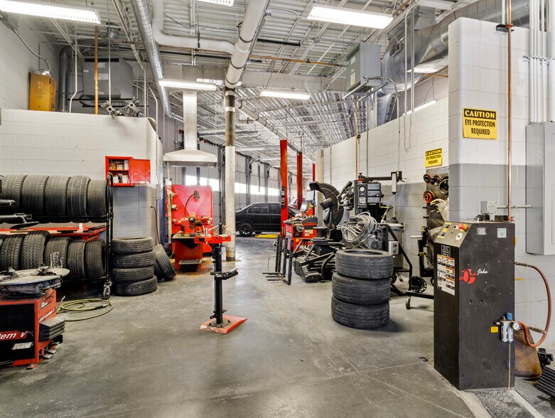 More Photos Of 713 E Spaulding Ave, Pueblo Showroom For Sale