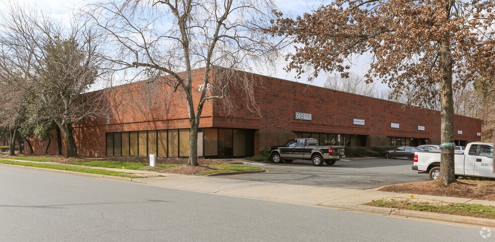 More Photos Of 2748 Interstate St, Charlotte Unknown For Lease