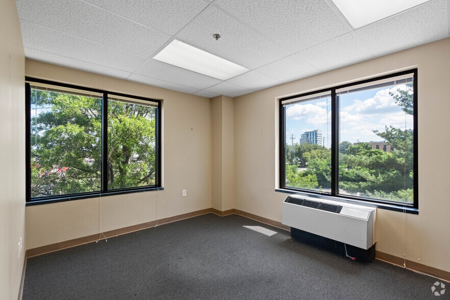 More Photos Of 6196 Oxon Hill Rd, Oxon Hill Medical For Lease