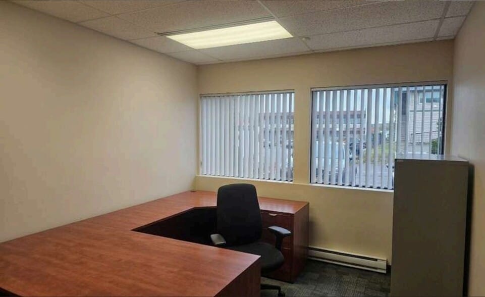 More Photos Of 1577 7th Av, Prince George Office For Lease