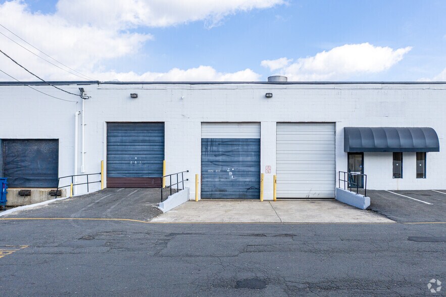 More Photos Of 1330 Livingston Ave, North Brunswick Warehouse For Lease