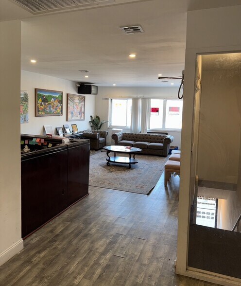 More Photos Of 124-13 Liberty Ave, South Richmond Hill Storefront Retail Office For Lease