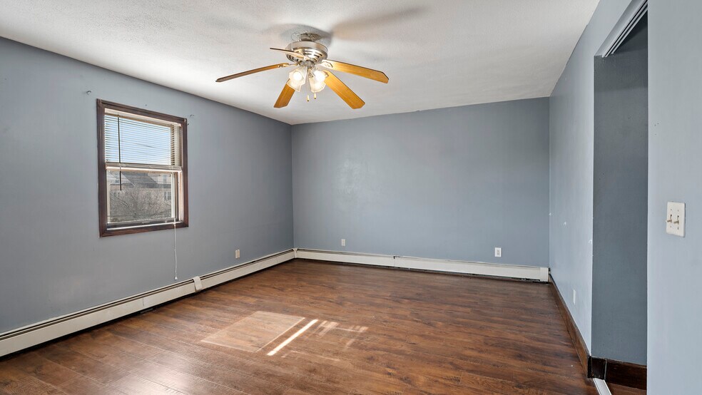 More Photos Of 124 Waterman Ave, East Providence Apartments For Sale