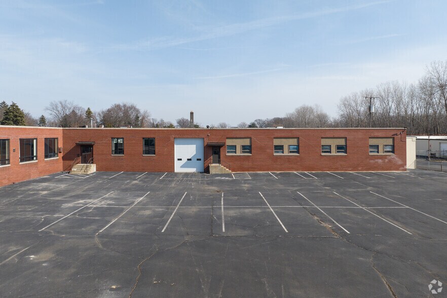 More Photos Of 328-332 N Westwood Ave, Toledo Warehouse For Lease