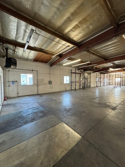 More Photos Of 948 W 9th St, Upland Warehouse For Lease