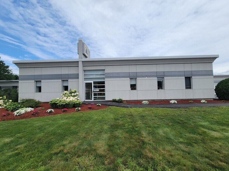 Primary Photo Of 32 Hampshire Rd, Salem Research And Development For Lease
