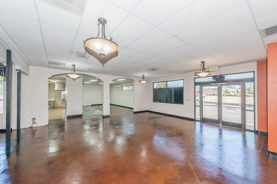More Photos Of 2395 Athens Ave, Redding Restaurant For Sale