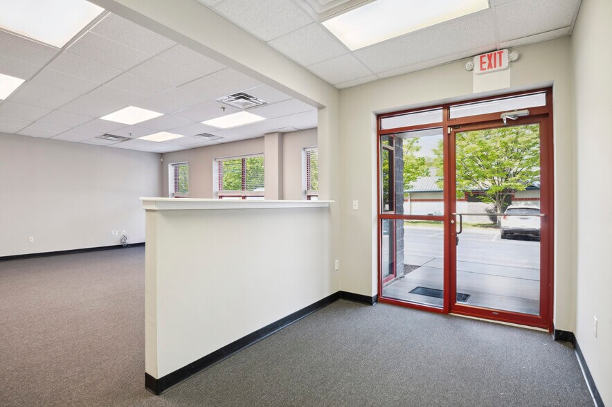More Photos Of 161-191 Edgemoor Rd, Wilmington Light Distribution For Lease