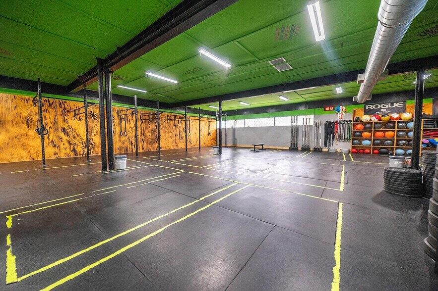 More Photos Of 145 Edison Ave, Circleville Sports And Entertainment For Sale