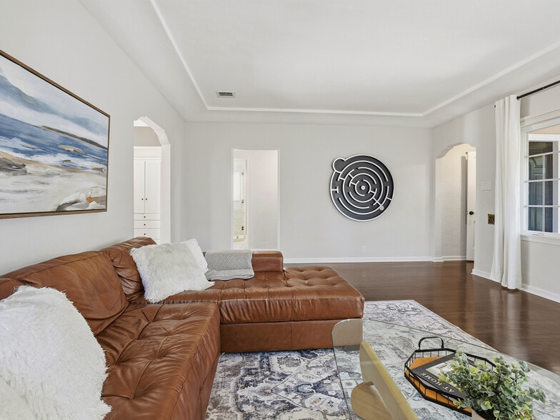 More Photos Of 5233 Lemp Ave, North Hollywood Multifamily For Sale