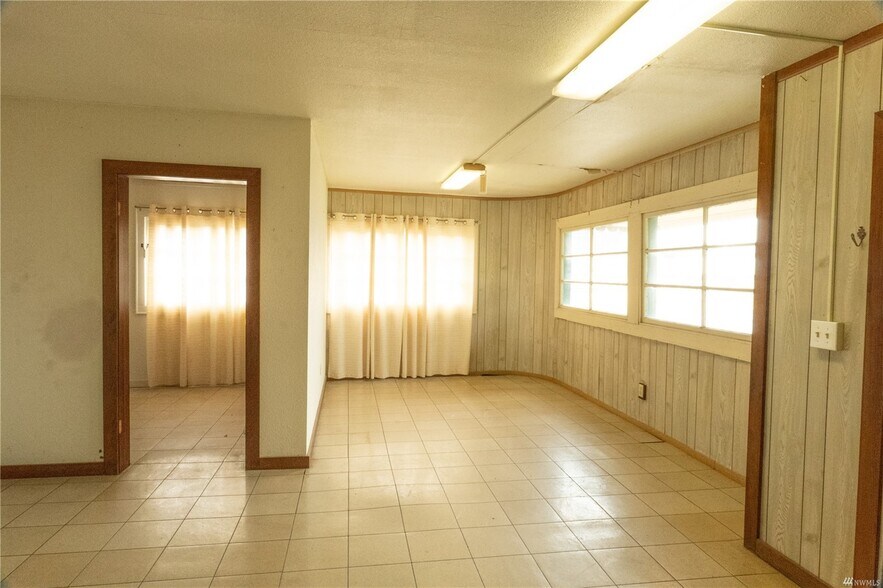 More Photos Of 733 NW State Ave, Chehalis Office Residential For Sale