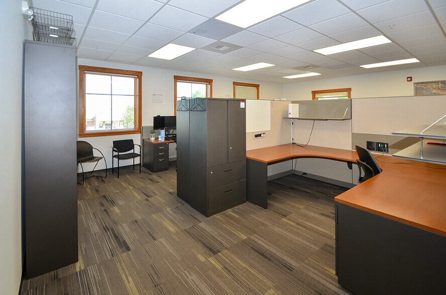 More Photos Of 970 S 29th St W, Billings Office For Sale