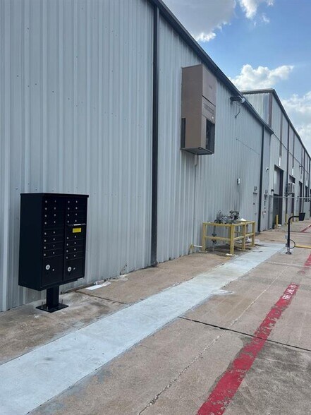 More Photos Of 6510 Bourgeois Rd, Houston Light Distribution For Lease
