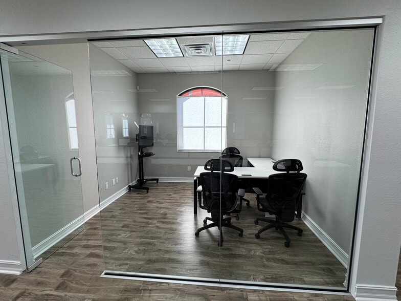 More Photos Of 13421 Parker Commons Blvd, Fort Myers Medical For Sale