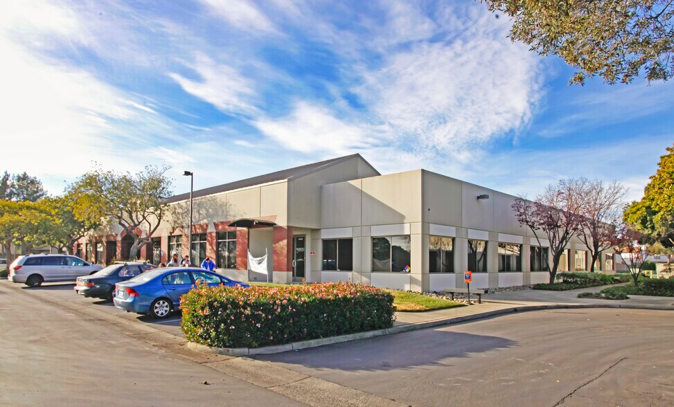 More Photos Of 300 Wind River Way, Alameda Unknown For Lease