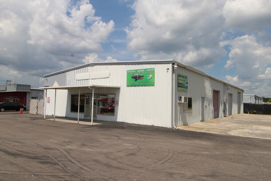 More Photos Of 6023 15th St E, Bradenton Warehouse For Sale