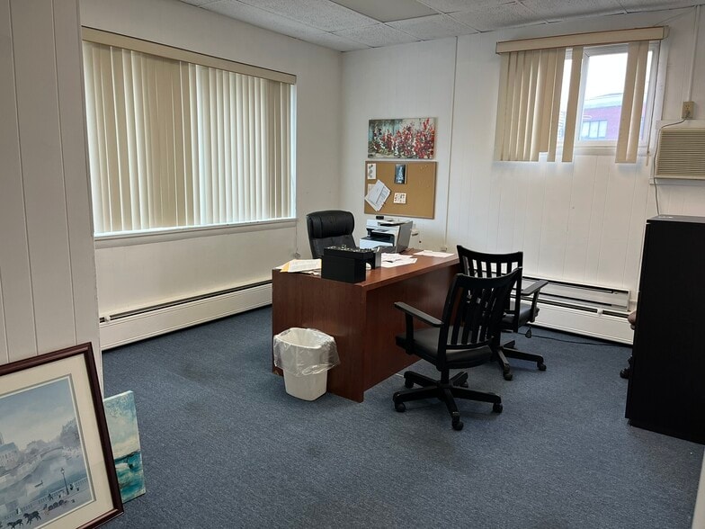 More Photos Of 14 Dartmouth St, Malden Office For Lease