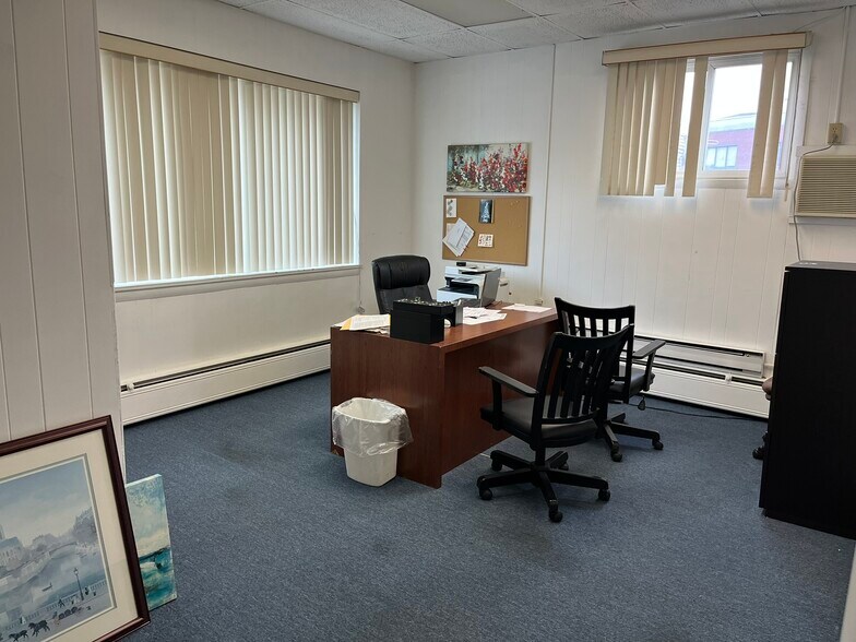 More Photos Of 14 Dartmouth St, Malden Office For Lease