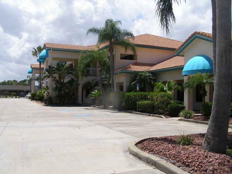 Primary Photo Of 1071 Port Malabar Blvd NE, Palm Bay Medical For Lease