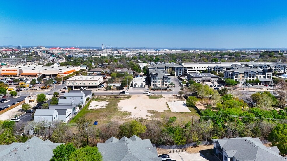 More Photos Of 350-362 W Sunset Rd, San Antonio Land For Lease