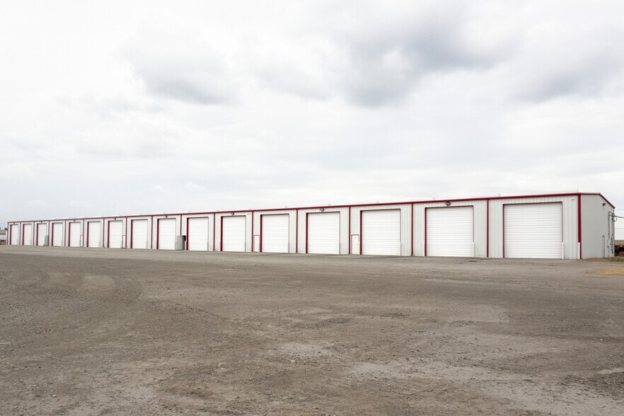 More Photos Of 4599 I-69, Robstown Industrial For Lease