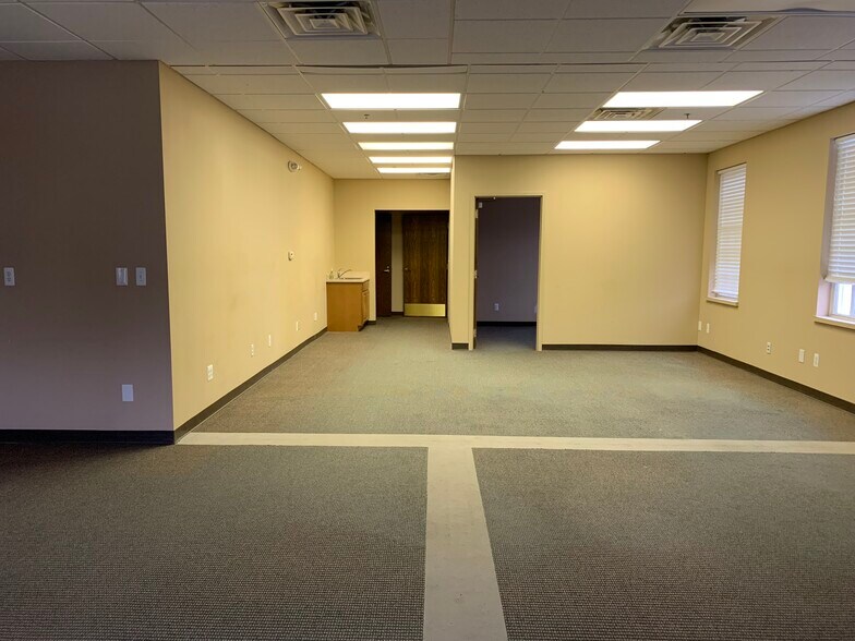 More Photos Of 50409-50469 Independence St, Canton Office For Lease