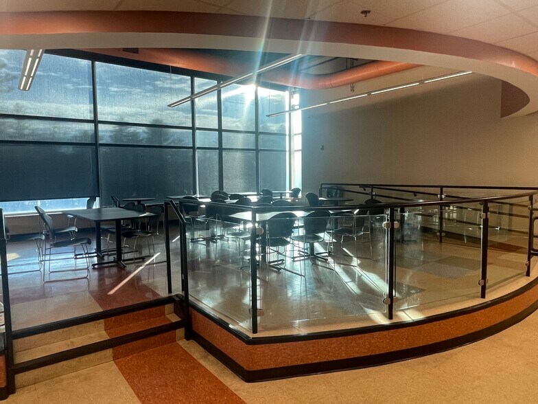 More Photos Of 20-22 Northwestern Dr, Salem Light Distribution For Lease