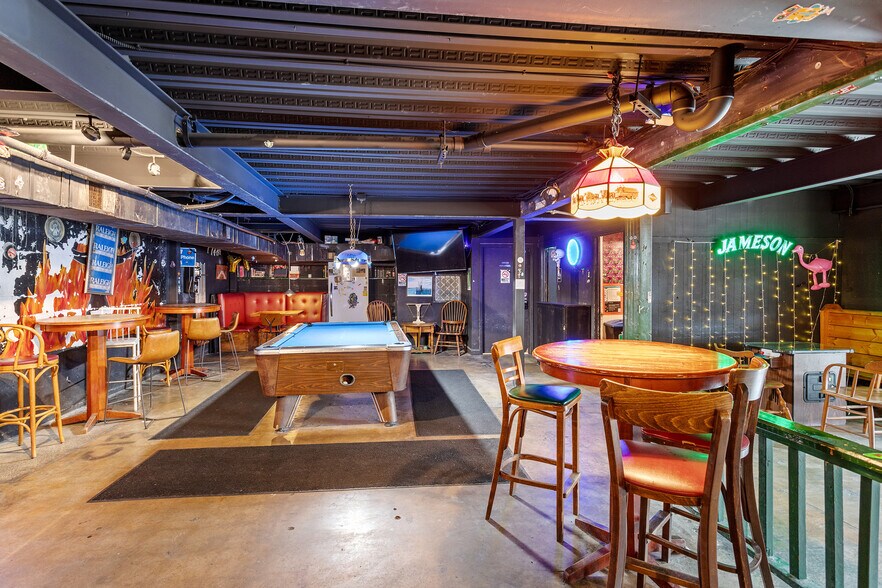 More Photos Of 710 W Johnson St, Raleigh Bar For Sale