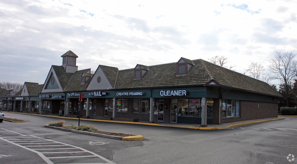 More Photos Of 525 E Market St, Leesburg Storefront For Lease