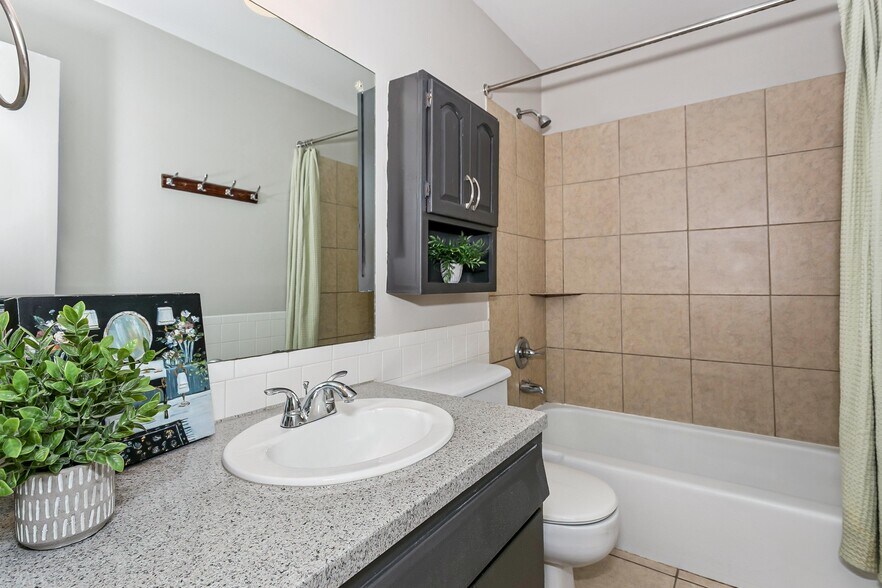 More Photos Of 534-544 N Richmond St, Wichita Apartments For Sale