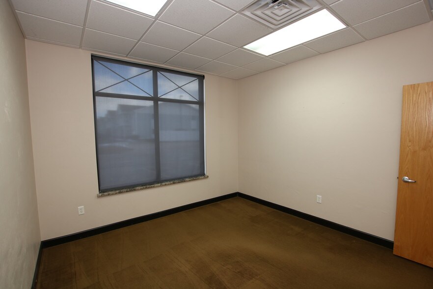 More Photos Of 525 N Peters Ave, Fond Du Lac Storefront Retail Office For Sale